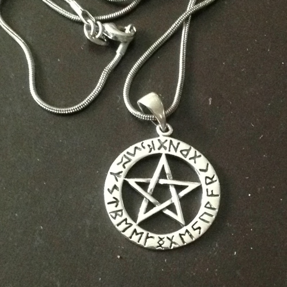 Sterling Peter Stone Round Runic Pentagram Salem Charm Pendant Necklace